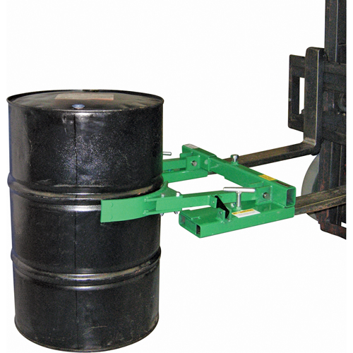 Manipulateur de baril m&eacute;canique Auto-Grip actionn&eacute; par gravit&eacute;, Pour 30 - 85 gal. US (25 - 70 gal. imp.) Mukwa Safety Services