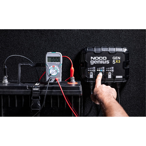 Chargeur de batterie embarqu&eacute; &agrave; 3 sorties de 15 amp&egrave;res Gen5X3 Genius Mukwa Safety Services