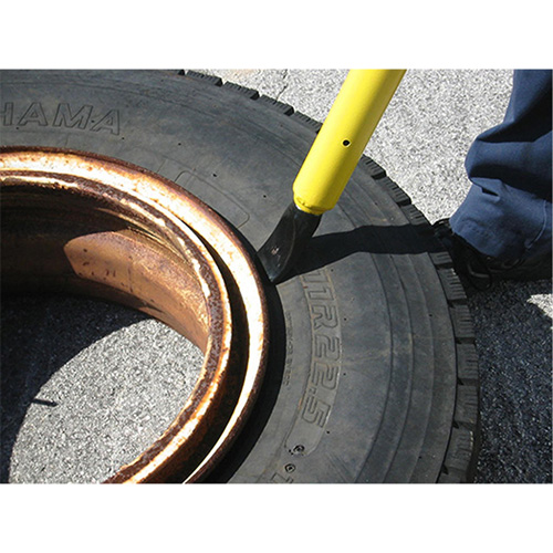 D&eacute;monte-talons &agrave; marteau coulissant Mukwa Safety Services