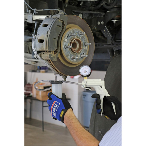 Trousse dentretien automobile et de purge de freins Mukwa Safety Services