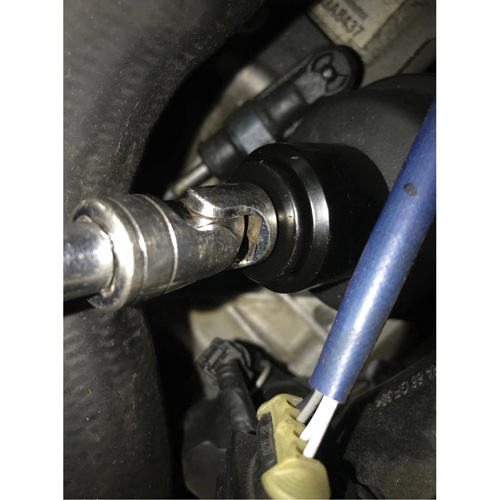 Douille pour filtre &agrave; carburant Cummins 6,7 L - 28 mm Mukwa Safety Services