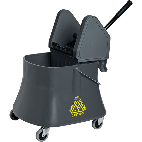 Ensemble de seau pour vadrouille et essoreuse Champ, Pression vers le bas, 10 gal. US (40 pintes), Gris Mukwa Safety Services