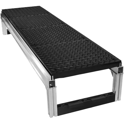 Trousse de plateforme de travail modulaire en aluminium avec surface &agrave; relief &agrave; larmes FOUNDATION, 18" la x 72" pr, Capacit&eacute; de 400 lb, Enti&egrave;rement soud&eacute; Mukwa Safety Services