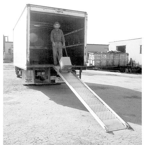 Passerelles en aluminium a/dessus perfor&eacute; &agrave; rainures, Capacit&eacute; de 1500 lb, 38" la x 12' lo Mukwa Safety Services