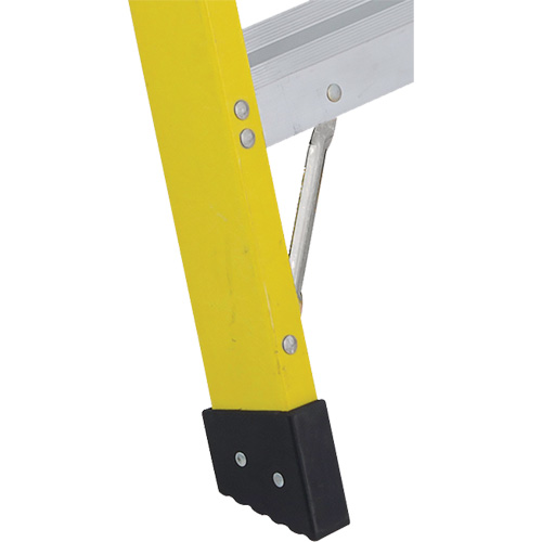 Industrial Heavy-Duty Stepladders (6400 Series), 4', Fibreglass, 300 lbs. Capacity, Type 1A Mukwa Safety Services