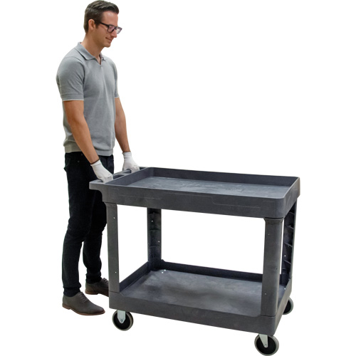 Chariot utilitaire pour l'entretien, 2 tiers, 24-5/8" x 32-1/2" x 40", Capacit&eacute; 550 lb Mukwa Safety Services