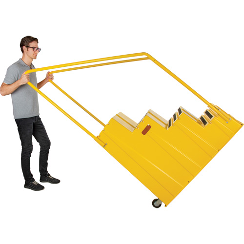 Escabeau industriel, 4 marches, 44" x 22-1/4" x Hauteur 65-1/8" Mukwa Safety Services