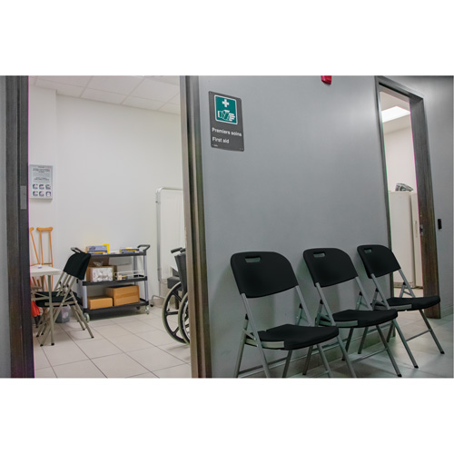 Chaise pliante, Poly&eacute;thyl&egrave;ne, Noir, Capacit&eacute; 350 lb Mukwa Safety Services
