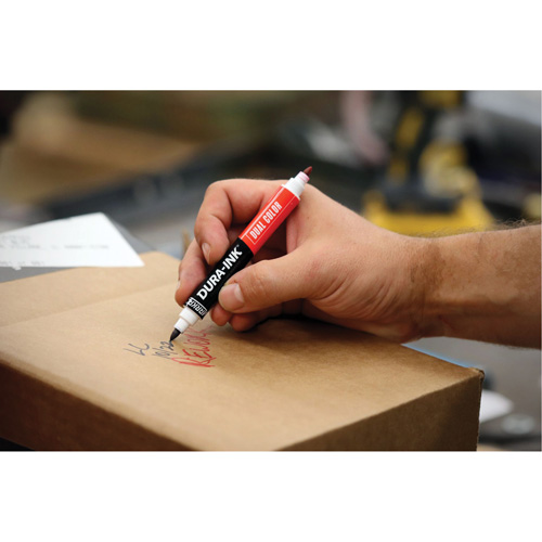 Marqueur &agrave; encre permanente et double couleur Markal Dura-Ink, Noir/Rouge, Pointe Ronde Mukwa Safety Services