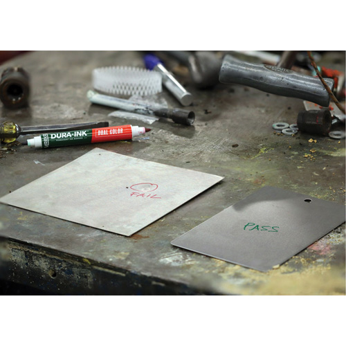 Marqueur &agrave; encre permanente et double couleur Markal Dura-Ink, Vert/Rouge, Pointe Ronde Mukwa Safety Services
