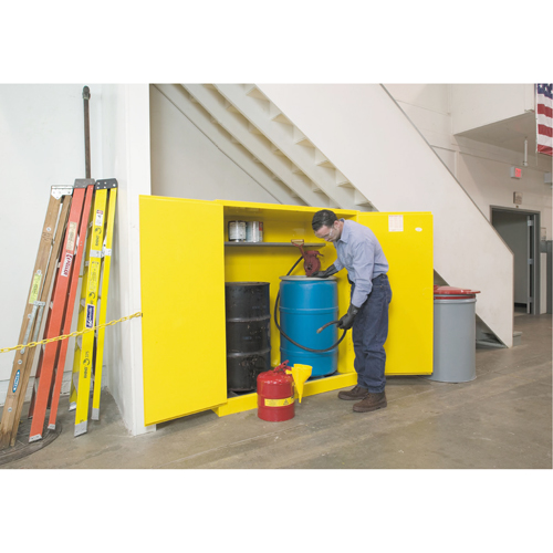 Armoires Sure-Grip EX pour entreposage de barils &agrave; la verticale, Capacit&eacute; de 110 gal. US, 2 barils, Jaune Mukwa Safety Services