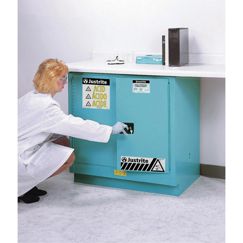 Armoires de s&eacute;curit&eacute; pour acides & produits corrosifs avec doublure ChemCor, 22 gal., 35" x 35" x 22" Mukwa Safety Services