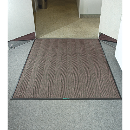 Tapis Waterhog Eco Elite, Essuie-pieds/grattoir, 6' x 20' x 3/8", Brun ch&acirc;taignier Mukwa Safety Services