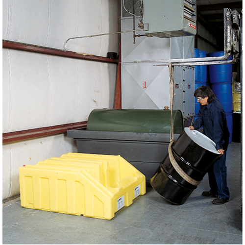 Poly-Racker pour syst&egrave;me Poly-Rack, 49" lo x 53" la x 23" ha, 102 gal. US Capacit&eacute; Mukwa Safety Services