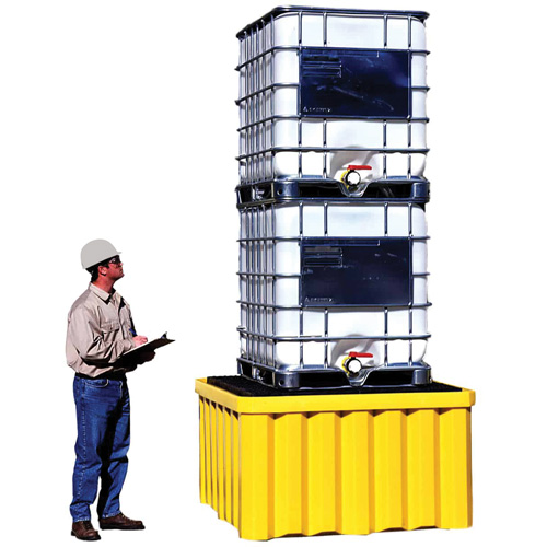 Palette antid&eacute;versement avec drain Ultra-IBC Spill Pallet , Capacit&eacute; de d&eacute;versement 400 gal. US, 58,75" x 58,75" x 33" Mukwa Safety Services