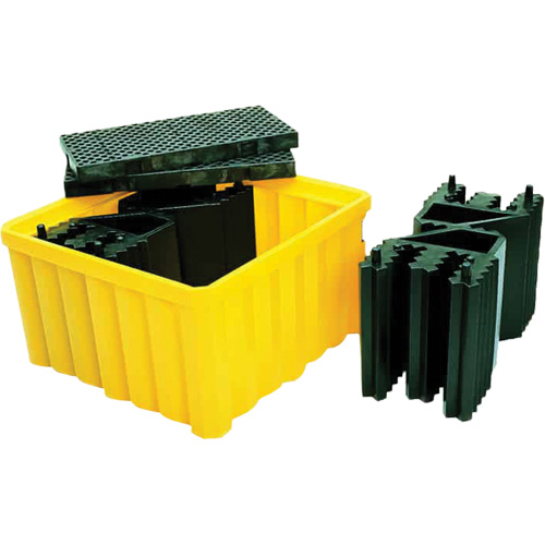 Palette antid&eacute;versement avec drain Ultra-IBC Spill Pallet , Capacit&eacute; de d&eacute;versement 400 gal. US, 58,75" x 58,75" x 33" Mukwa Safety Services