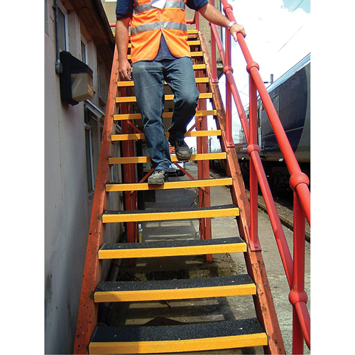 Safestep&reg; Anti-Slip Step Cover, 13.5" W x 32" L, Black & Yellow Mukwa Safety Services