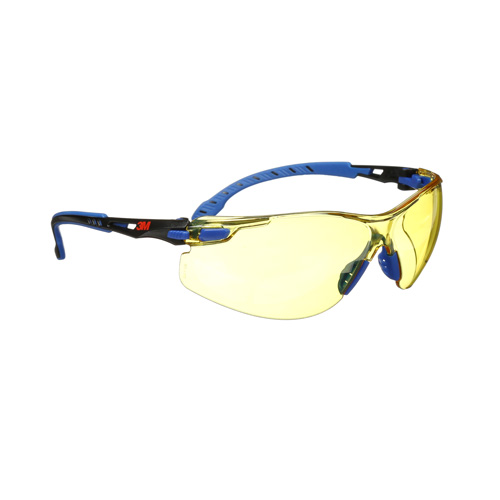 Lunettes de s&eacute;curit&eacute; Solus avec lentilles Scotchgard, Lentille Ambr&eacute;e, Antibu&eacute;e, R&eacute;pond ou surpasse la norme CSA Z94.3 Mukwa Safety Services