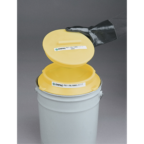Couvercle pour entonnoirs Poly-Pail Funnel Mukwa Safety Services