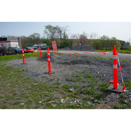 Poteau d&eacute;lin&eacute;ateur de qualit&eacute; sup&eacute;rieure, 42" h, Orange Mukwa Safety Services