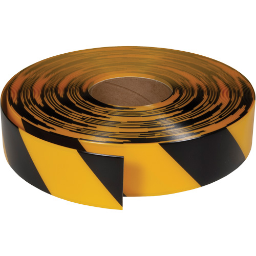 Ruban de marquage tr&egrave;s r&eacute;sistant pour plancher ArmorStripe, 2" x 100', PVC, Noir et jaune Mukwa Safety Services