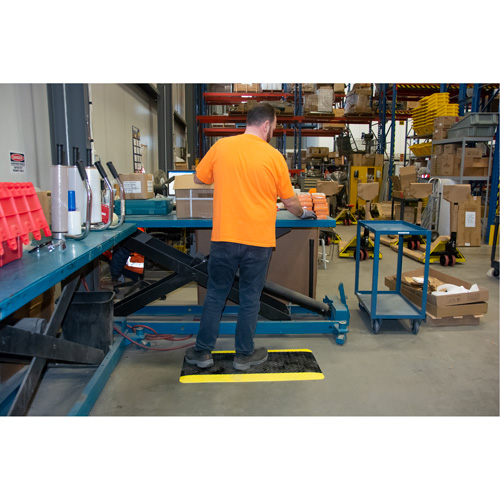 Tapis antifatigue, Losange, 1-2/3' x 3-1/4' x 3/4", Noir/Jaune, Polyur&eacute;thane Mukwa Safety Services