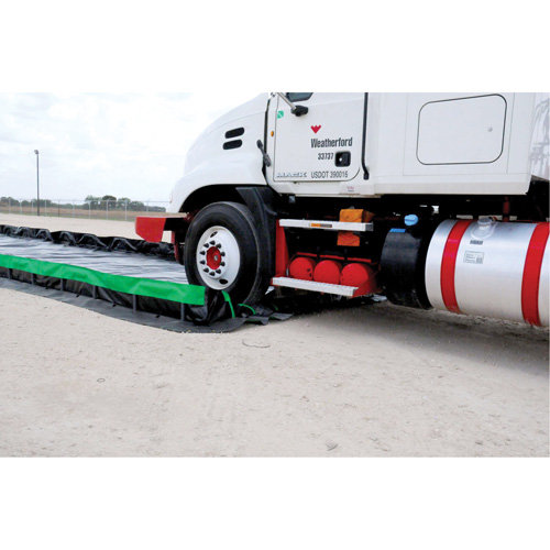 Berme Ultimate Copolymer 2000 Ultra-Containment Berm, Capacit&eacute; 5655 gal. US, 14' la x 54' lo x 12" h, Support &agrave; charni&egrave;re Mukwa Safety Services