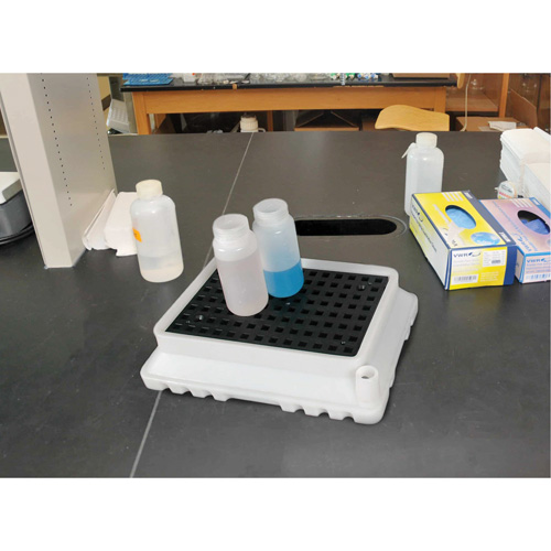P4 Ultra-Spill Tray&reg;, 17" L x 21" W x 4" H, 2.9 US gal. Spill Capacity Mukwa Safety Services