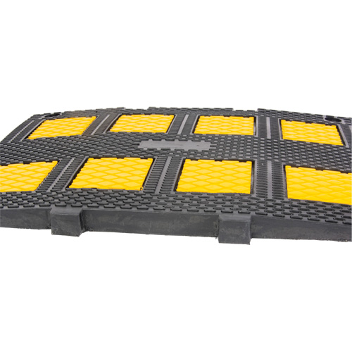 Middle Speed Hump, Rubber, 3' L x 20" W x 2" H Mukwa Safety Services