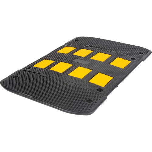 Bosse de d&eacute;c&eacute;l&eacute;ration avec embouts d'extr&eacute;mit&eacute;s, Caoutchouc, 3' lo x 40" la x 2" h Mukwa Safety Services