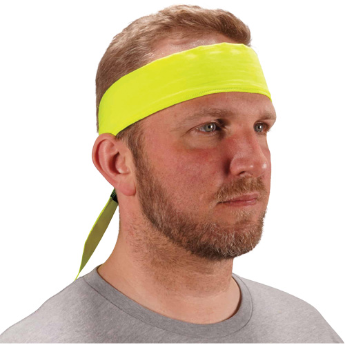 Bandeau de refroidissement Chill-Its 6702 avec polym&egrave;res int&eacute;gr&eacute;s et fermeture &agrave; nouer, Jaune lime haute visibilit&eacute; Mukwa Safety Services