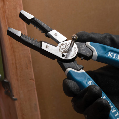 Outil polyvalent Klein-Kurve pour d&eacute;nuder, couper et sertir les fils, 8-1/4" lo, 8 - 20 AWG Mukwa Safety Services