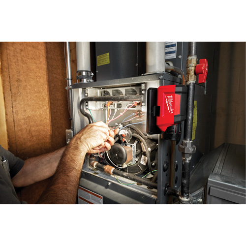 Projecteur &agrave; faisceau large pour entretien et r&eacute;paration avec chargeur USB M12 Rover, DEL, 700 lumens Mukwa Safety Services