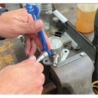 Outil de d&eacute;connexion de conduite de carburant &agrave; profil bas de 5/16 po et 3/8 po pour Ford Mukwa Safety Services