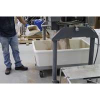 M&eacute;ga pelle &agrave; main, Plastique, Rouge, 128 oz. Mukwa Safety Services