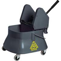 Seau pour vadrouille et essoreuse Champ, Pression vers le bas, 6,5 gal. US (26 pintes)/7,5 gal. US (30 pintes), Gris Mukwa Safety Services