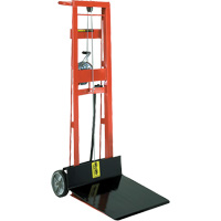 Empileur &agrave; plateforme, M&eacute;canisme Treuil manuel, Capacit&eacute; de 750 lb, Levage max de 40" Mukwa Safety Services