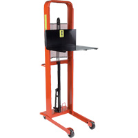 Gerbeur hydraulique &agrave; plateforme, M&eacute;canisme Pompe au pied, Capacit&eacute; de 1000 lb, Levage max de 80" Mukwa Safety Services