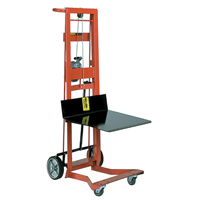 Empileur &agrave; plateforme, M&eacute;canisme Treuil manuel, Capacit&eacute; de 750 lb, Levage max de 40" Mukwa Safety Services