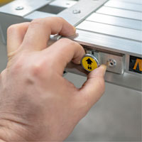 Planche de travail t&eacute;lescopique, 204" la x 12" pr, Capacit&eacute; de 250 lb, D&eacute;mont&eacute; Mukwa Safety Services