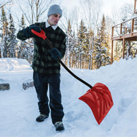 Pelle &agrave; neige Yukon, Lame Polypropyl&egrave;ne, Largueur 18", Manche Prise en D ergonomique Mukwa Safety Services