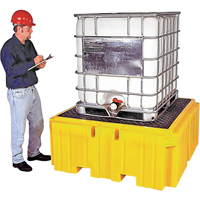 GRV Spill Pallet Plus sans drain, Capacit&eacute; de d&eacute;versement 365 gal. US, 62" x 62" x 28" Mukwa Safety Services