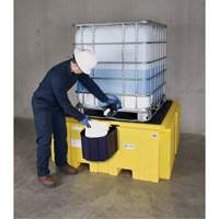 GRV Spill Pallet Plus sans drain, Capacit&eacute; de d&eacute;versement 365 gal. US, 62" x 62" x 28" Mukwa Safety Services
