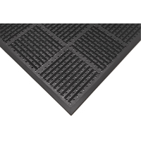 Tapis r&eacute;versible Outfront no 227, Caoutchouc, Grattoir Type, Motif &agrave; fentes, 3' x 6', Noir Mukwa Safety Services