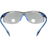 Lunettes de s&eacute;curit&eacute; Solus avec lentilles Scotchgard, Lentille Grise/fum&eacute;e, Antibu&eacute;e, R&eacute;pond ou surpasse la norme CSA Z94.3 Mukwa Safety Services