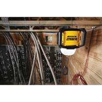 Baladeuse polyvalent sans fil Tool Connect 20V Max, DEL, 5000 lumens, Boîtier en Plastique Mukwa Safety Services