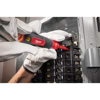 Tournevis &agrave; embouts interchangeables &agrave; tige articul&eacute;e isol&eacute; 1000 V, 2-en-1, 8-4/5" lo, Prise Coussin&eacute;e Mukwa Safety Services